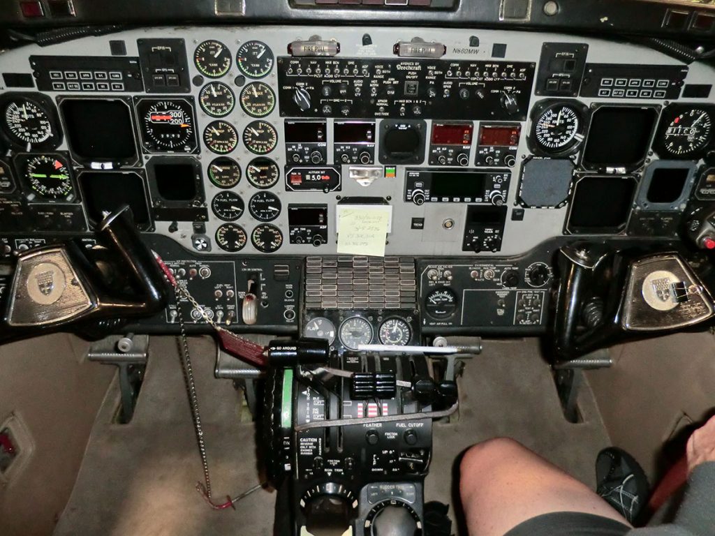 Beechcraft 1900: Garmin G950 Upgrade - Before