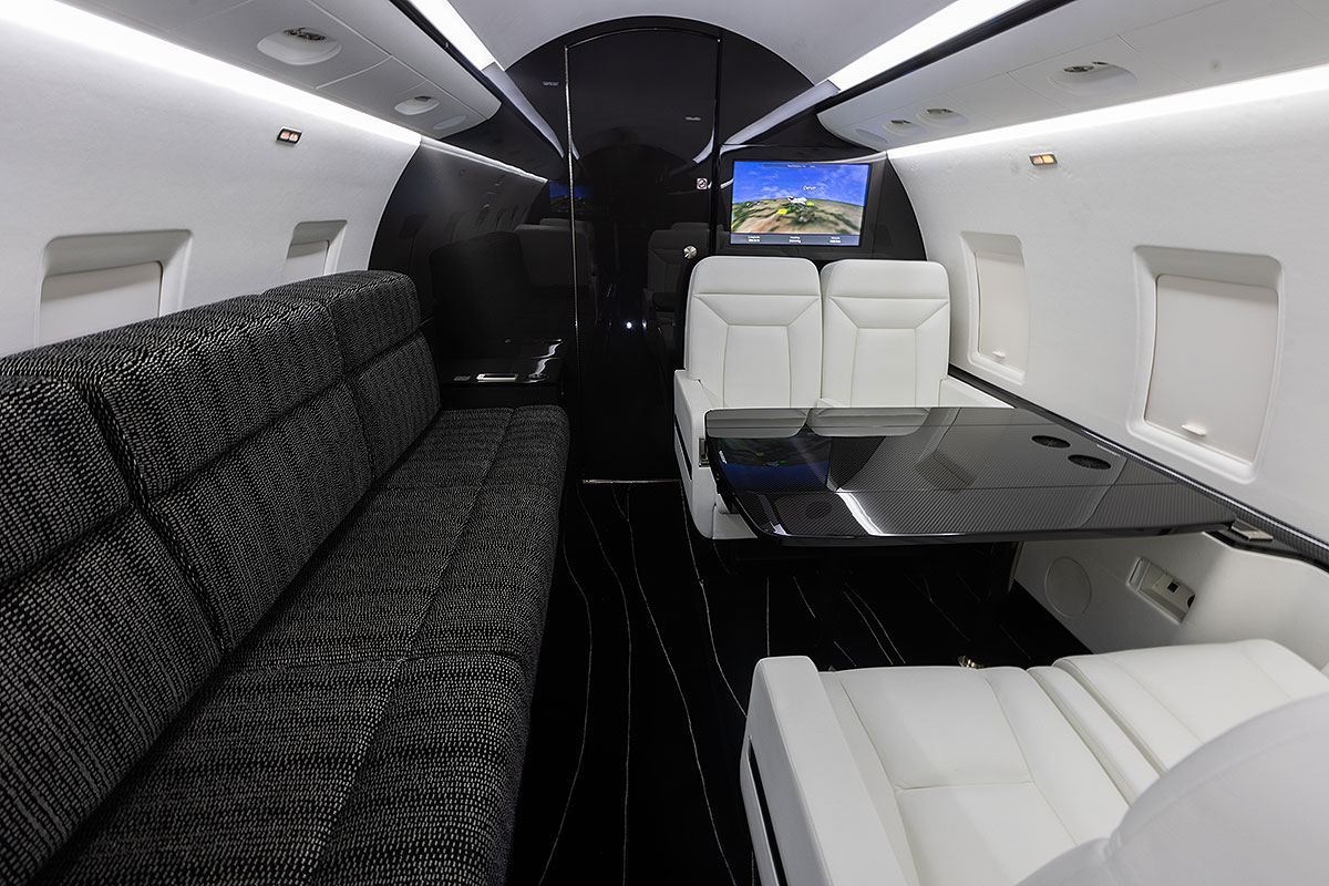 Challenger 604